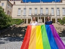 Hissen der Fahne mit Winkler und Haider-Wallner