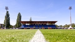 In der ImmoAgentur-Arena wartet man auf den Startschuss.