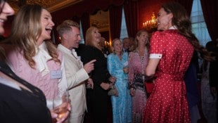Ein herrlich unbeschwerter Moment: Prinzessin Kate sorgt mit einer spontanen Bemerkung für ...