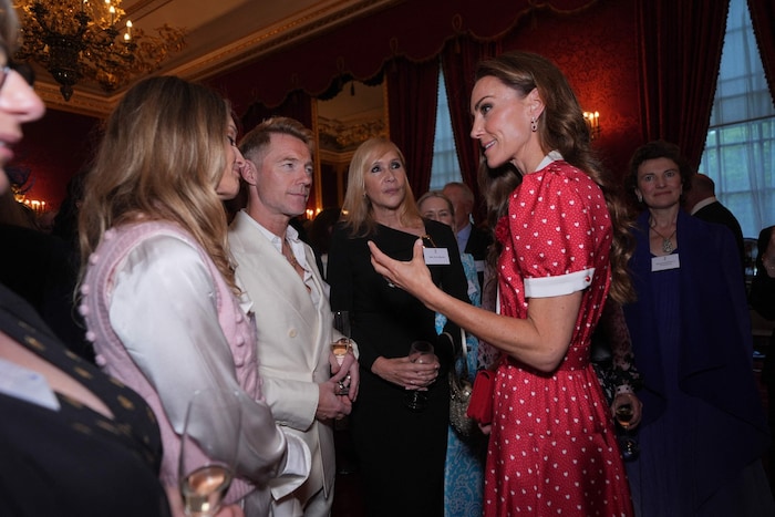 Die Prinzessin im Gespräch mit Ronan Keating und dessen Frau Storm