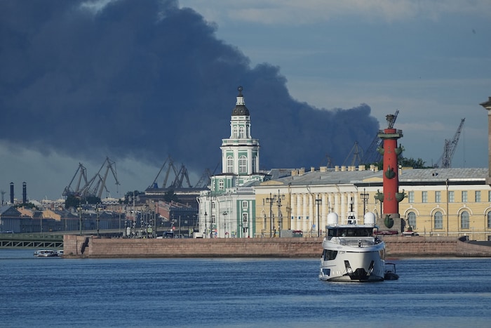 Kurz vor dem Beginn des Wirtschaftsforums am Mittwoch hatte Kiew St. Petersburg angegriffen. Die ...
