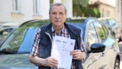 Der Wiener Rainer G. ist über die Gutscheintaktik eines Autokonzerns verärgert.