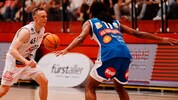 Vitaliy Zotov (li.) ist Dreh- und Angelpunkt im Spiel der Kapfenberg Bulls.