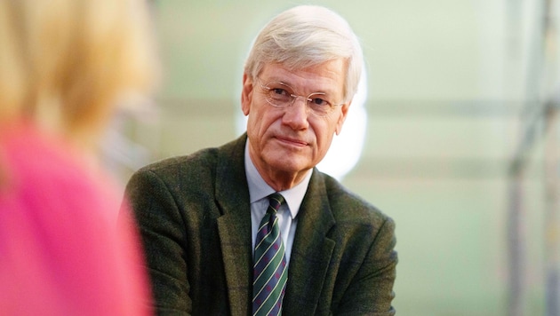 Prof. Matthias Beck ist nicht nur Theologe, sondern auch Mediziner, er kennt also beide Welten.