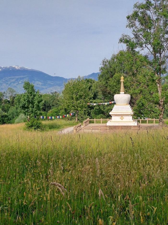 Die buddhistische Stuppa am Letzehof.