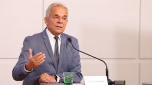 Wiens Patientenanwalt Gerhard Jelinek übt harsche Kritik an politischen Manövern auf Kosten von ...
