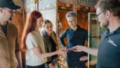 Projektteam von Salzburgs Burgen und Fachhochschule mit Denkmalschützerin Eva Hody (2. v. li).