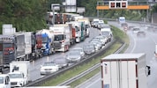 Im dichten Verkehr gilt es,  die Nerven zu bewahren – einem Kärntner Berufskraftfahrer gelang ...