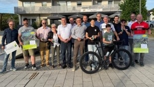 Die Sponsoren Elektro Lipp, Baumeister Werner, EVN, Spar, Arnos Bicycles, Gasthaus Tiefenböck, ...