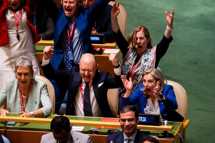 The moment of victory: The foreign minister apparently could hardly believe it herself.
