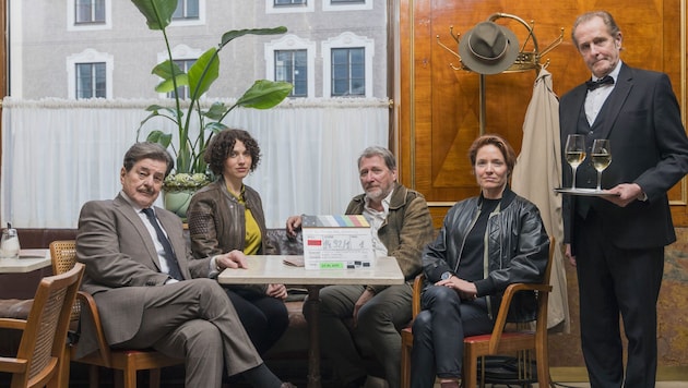 Helmut Bohatsch (rechts) bei den Dreharbeiten zu „Die Toten von Salzburg“