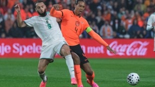 Virgil van Dijk (re.) und Co. mussten sich überraschend Algerien geschlagen geben.