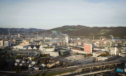 Im Chemiepark gehen die Streiks im Streit um den Kollektivvertrag für die rund 50.000 ...