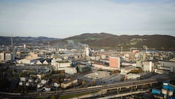 Im Chemiepark gehen die Streiks im Streit um den Kollektivvertrag für die rund 50.000 ...