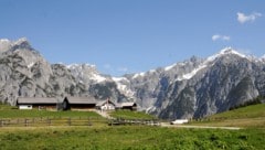 Postkartenmotiv: Die Walderalm im Karwendel
