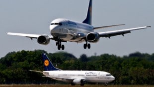 Schock am Flughafen: Der Lufthansa-Jet sackte am Gate plötzlich auf die Nase (Archivbild).