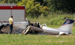 Bei dem Absturz sind der Pilot und drei Passagiere ums Leben gekommen.