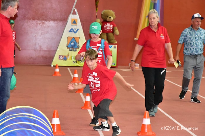 ... wurden die 220 Kinder ...
