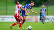 Hartbergs Bundesliga-Stürmer David Korherr (Bild, rechts) hilft beim Landesliga-Aufstiegsduell ...