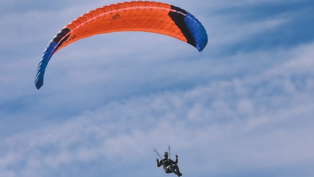 Der Landeanflug in Tirol endete für zwei Piloten einigermaßen ungewöhnlich. (Symbolbild)
