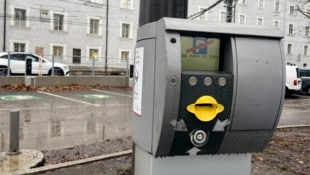 „Parkplatz voll“ heißt es derzeit noch. Bald dürfen gar keine Autos dort parken.