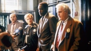 James Handy war ein vielbeschäftigter Schauspieler: in der Serie „NYPD Blue“ (im Bild) spielte ...