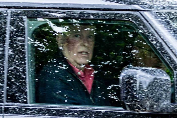 Andrew Mountbatten-Windsor wurde am Wochenende mit dem blauen Fleck im Gesicht fotografiert.