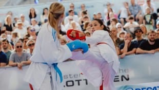Ceylin Cetin (rechts) holte Gold bis 55 Kilogramm