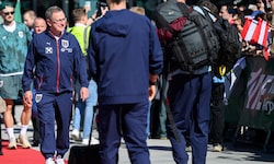 ÖFB-Teamchef Ralf Rangnick beim WM-Abflug des Nationalteams in Wien-Schwechat