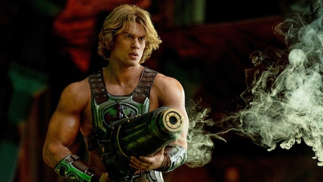Von wegen „nur“ stahlharte Muskeln: He-Man Nicholas Galitzine hat Stroh auf dem Kopf!