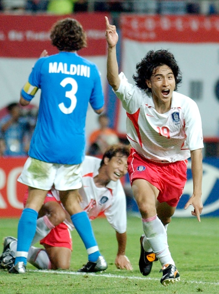 Ahn Jung-Hwan jubelt über seinen Treffer gegen Italien bei der WM 2002.