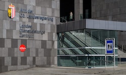 Die illegale Staatsbürgerschaft wurde im Linzer Landesdienstleistungszentrum ausgestellt, eine ...