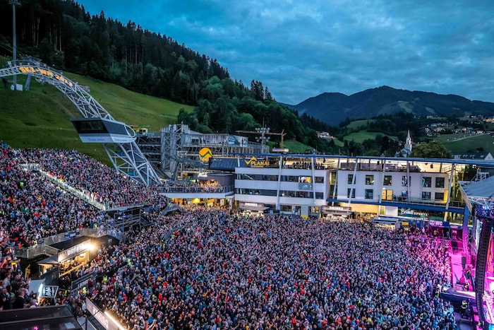 11.000 Menschen und ein Kaiser: Nach Scooter und Sarah Connor begeisterte Roland Kaiser als ...