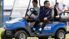 Sportdirektor Peter Schöttel mit Teamchef Ralf Rangnick