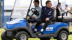 Sportdirektor Peter Schöttel mit Teamchef Ralf Rangnick