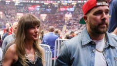 Popstar und Milliardärin Taylor Swift und NFL-Star Travis Kelce