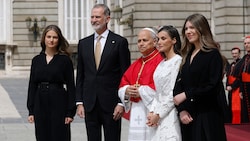 Papst-Besuch in Spanien: Nur Letizia durfte Weiß tragen – ihre Töchter mussten Schwarz wählen