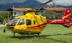 Mit dem Notarzthubschrauber „Heli 3“ (Archivbild) wurde das Kind in die Innsbrucker Klinik ...
