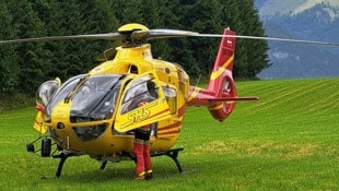 Mit dem Notarzthubschrauber Heli 3 (Archivbild) wurde der Verletzte ins Krankenhaus geflogen.