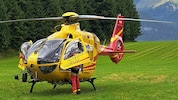 Mit dem Notarzthubschrauber Heli 3 (Archivbild) wurde der Verletzte ins Krankenhaus geflogen.