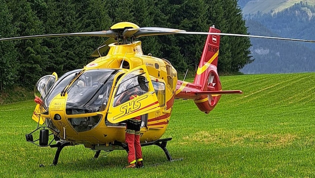 Mit dem Notarzthubschrauber Heli 3 (Archivbild) wurde der Verletzte ins Krankenhaus geflogen.