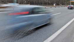Auf der Inntalautobahn bei Zirl geriet der Raser ins Visier der Streife (Symbolbild).