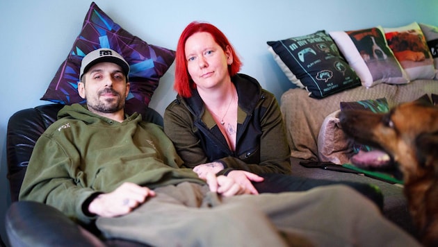 Marcel mit seiner Frau: „Leider nimmt man die Familie bei so etwas immer mit. Aber Jenny ist ...