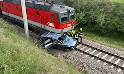 Bergearbeiten der Feuerwehr nach dem Unglück – auch für die Helfer dürfte der Einsatz eine ...