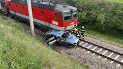 Bergearbeiten der Feuerwehr nach dem Unglück – auch für die Helfer dürfte der Einsatz eine ...