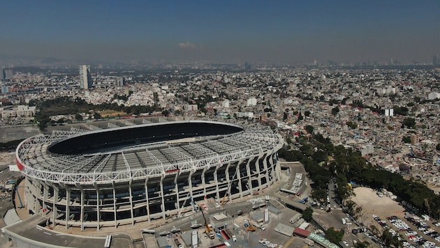 Das Eröffnungsspiel findet im Aztekenstadion statt.