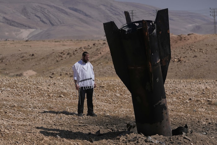 Eine iranische Rakete schlug im Westjordanland nahe der Stadt Jericho ein.
