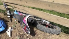 Der Deutsche war mit seinem Bike gegen die Streckenbegrenzung geprallt.