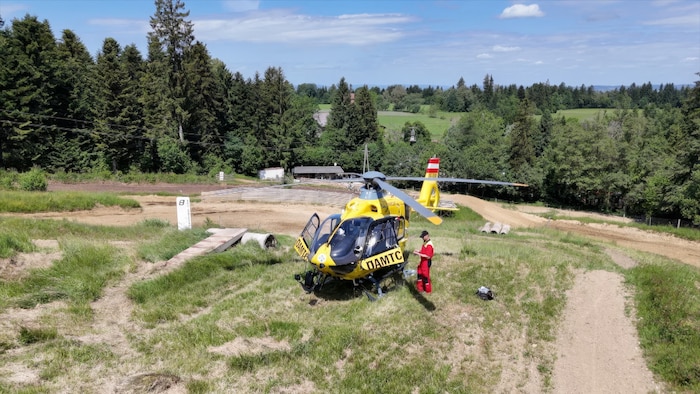 Der Verletzte wurde mit dem Rettungshubschrauber ins Spital geflogen.