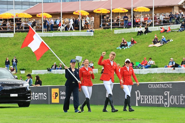Angelika May, Katharina Rhomberg, Max Kühner und Bianca Babanitz (v. l.) beim Einmarsch der ...